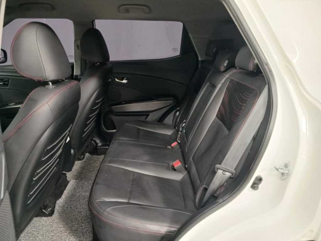 Ssangyong Tivoli - Vista 6