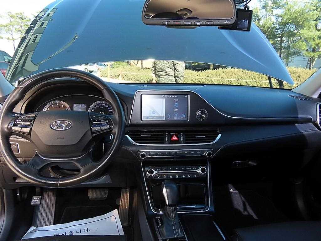 HYUNDAI Grandeur - Vista 7