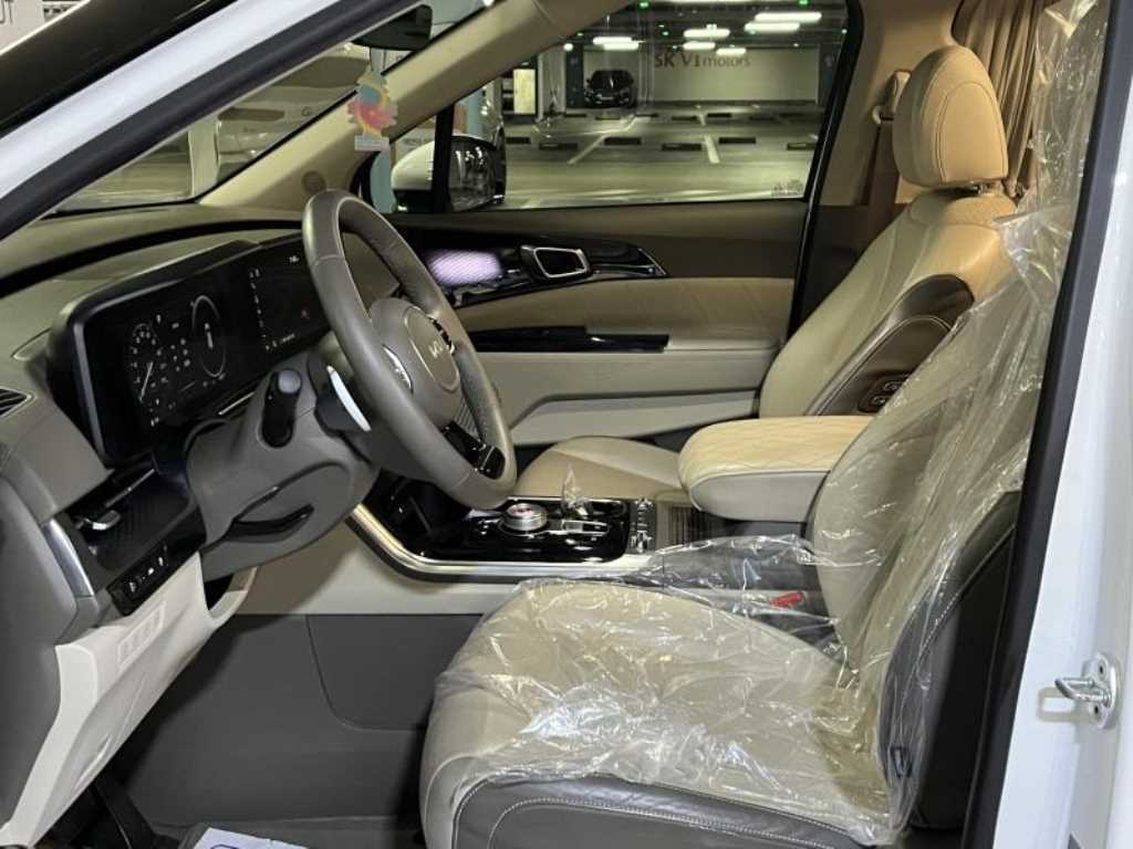 KIA Carnival - Vista 11