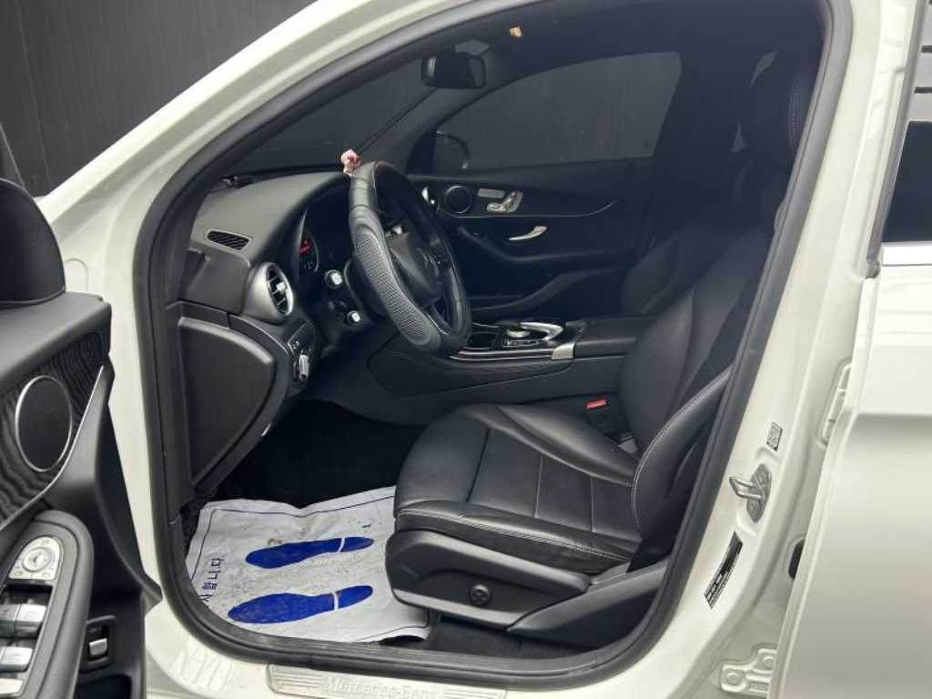 Mercedes Benz GLC Class - Vista 7