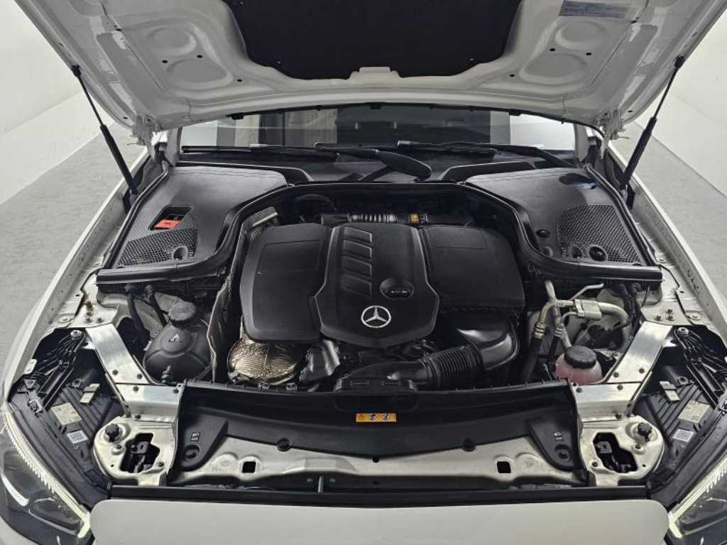 Mercedes Benz E class - Vista 6