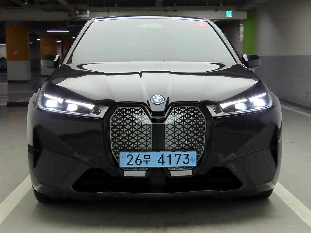 BMW iX 2024 Negro - Importación desde Corea - HF Imports Iquique - Foto 1