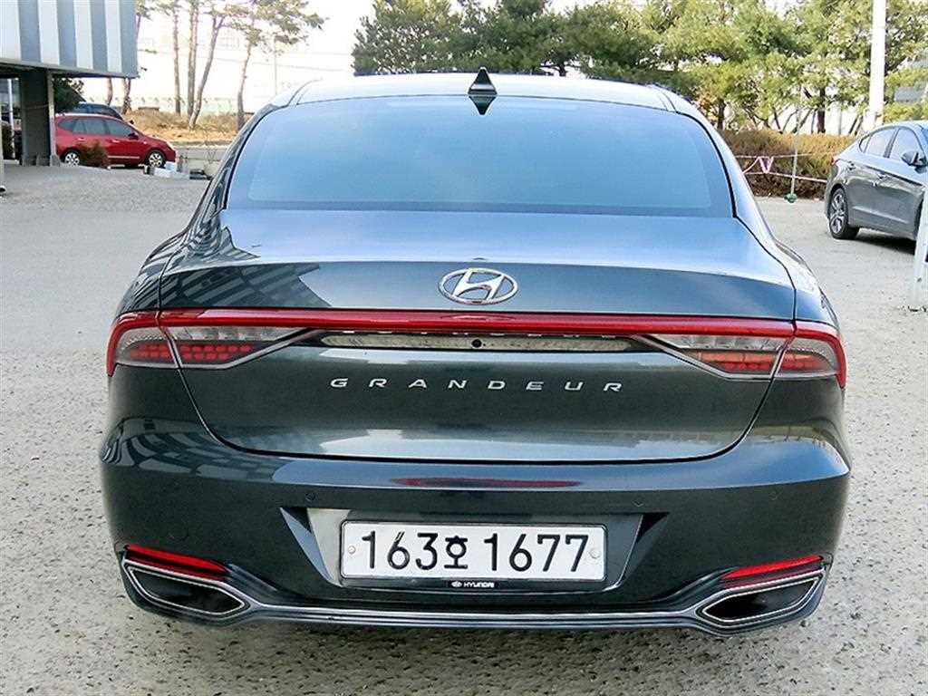 HYUNDAI Grandeur - Vista 4