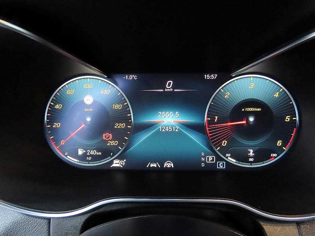 Mercedes Benz GLC Class - Vista 9