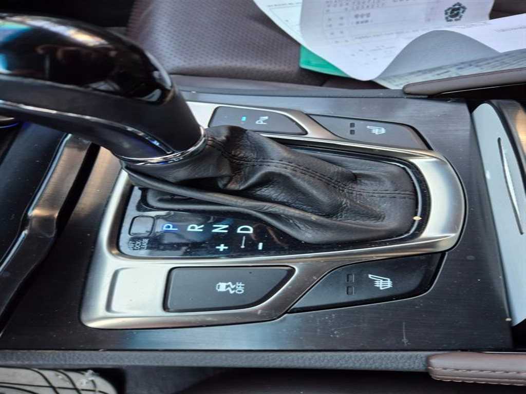 HYUNDAI Grandeur - Vista 10