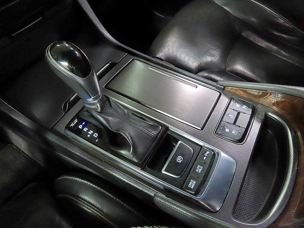 HYUNDAI Aslan - Vista 10