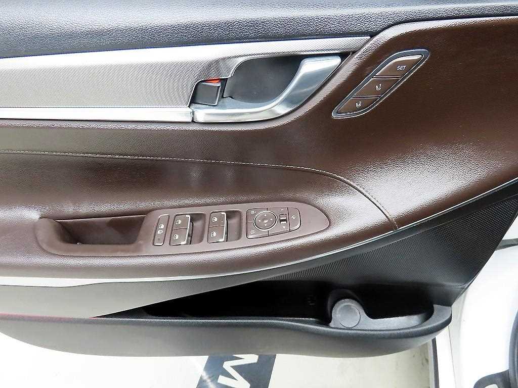 HYUNDAI Grandeur - Vista 11