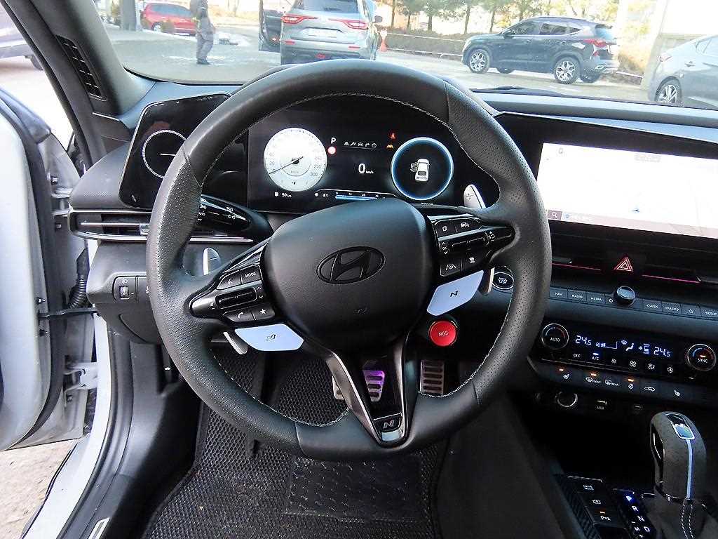 HYUNDAI Avante - Vista 8