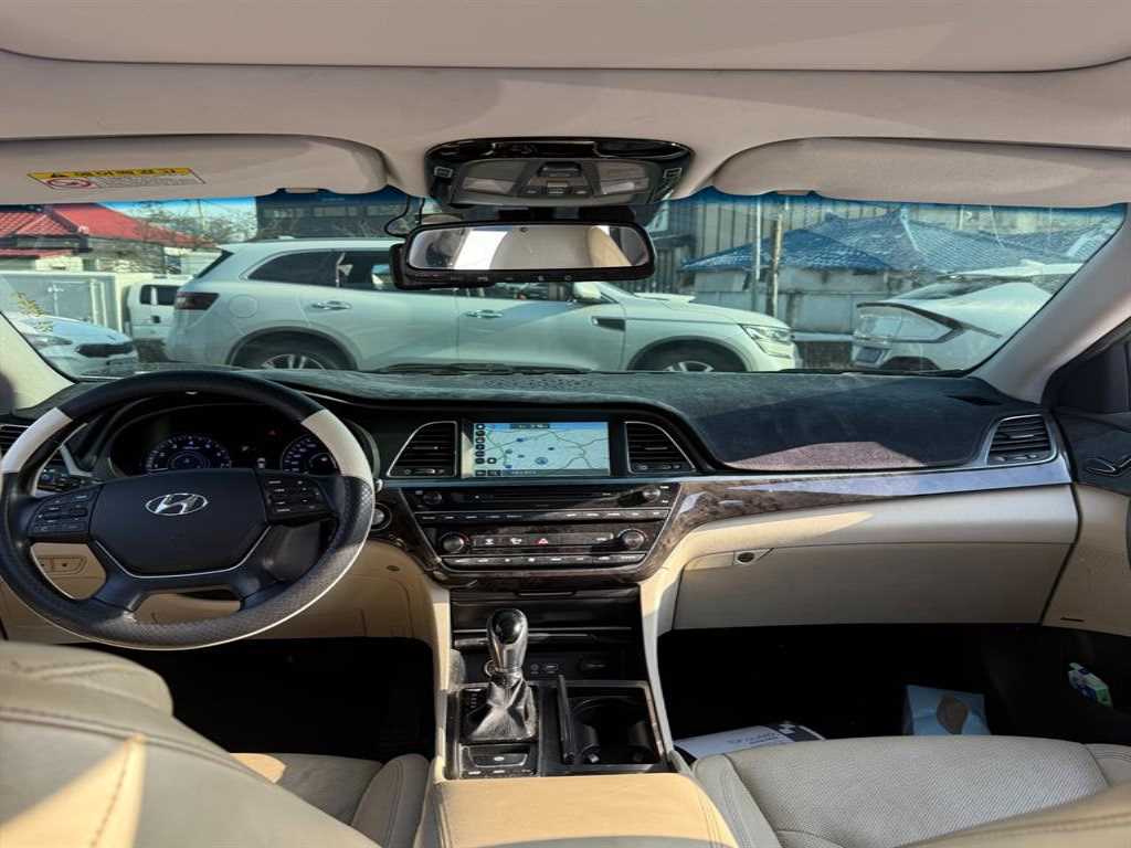 HYUNDAI Aslan - Vista 7