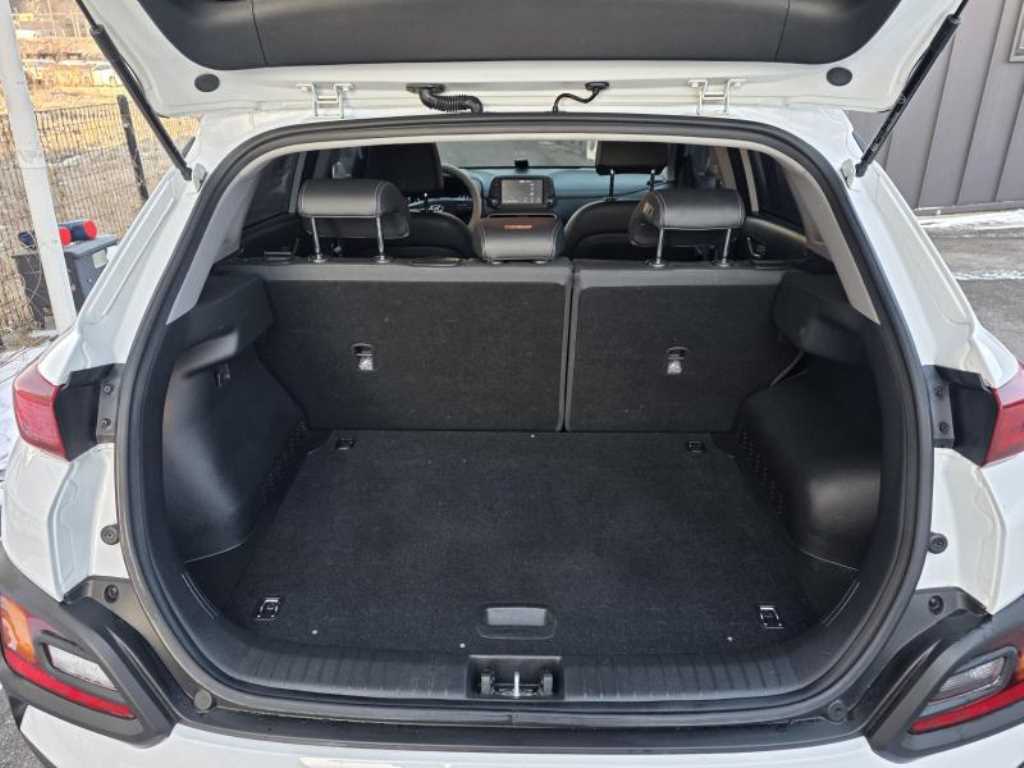 HYUNDAI Kona - Vista 4