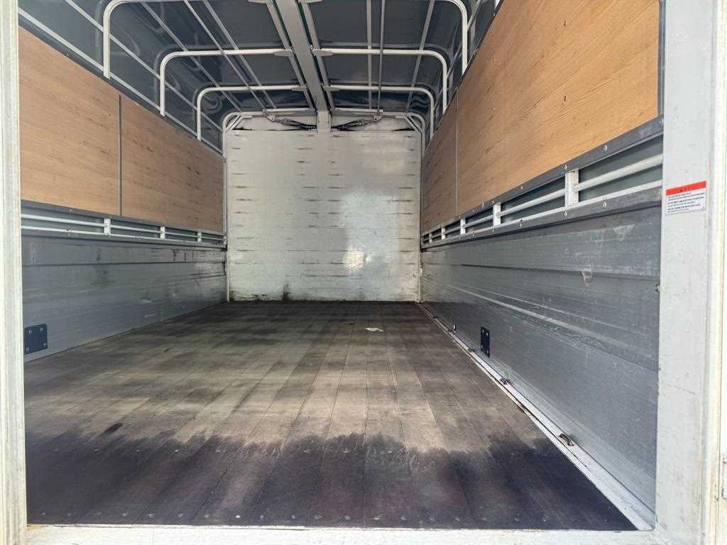 medium and large cargo truck - Vista 7