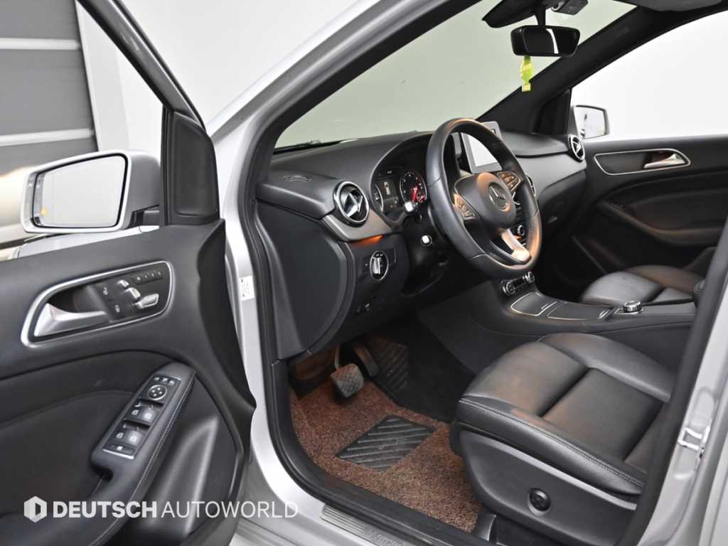 Mercedes Benz B Class (MY B) - Vista 11