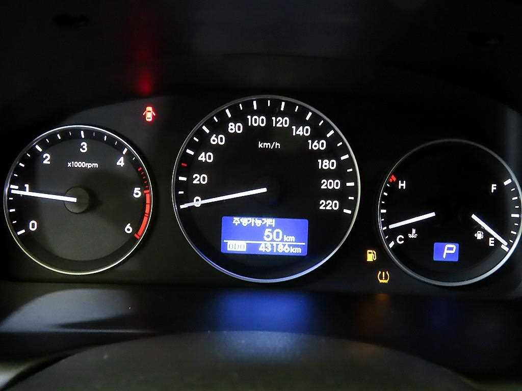 HYUNDAI Starex - Vista 9