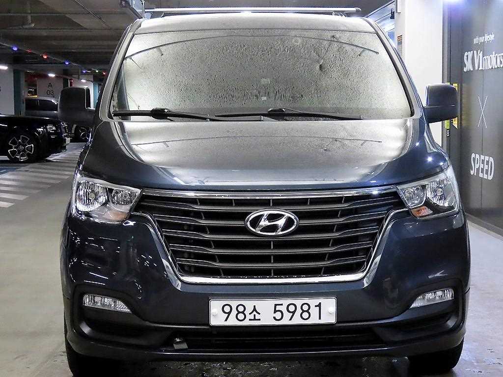 HYUNDAI Starex - Vista 2