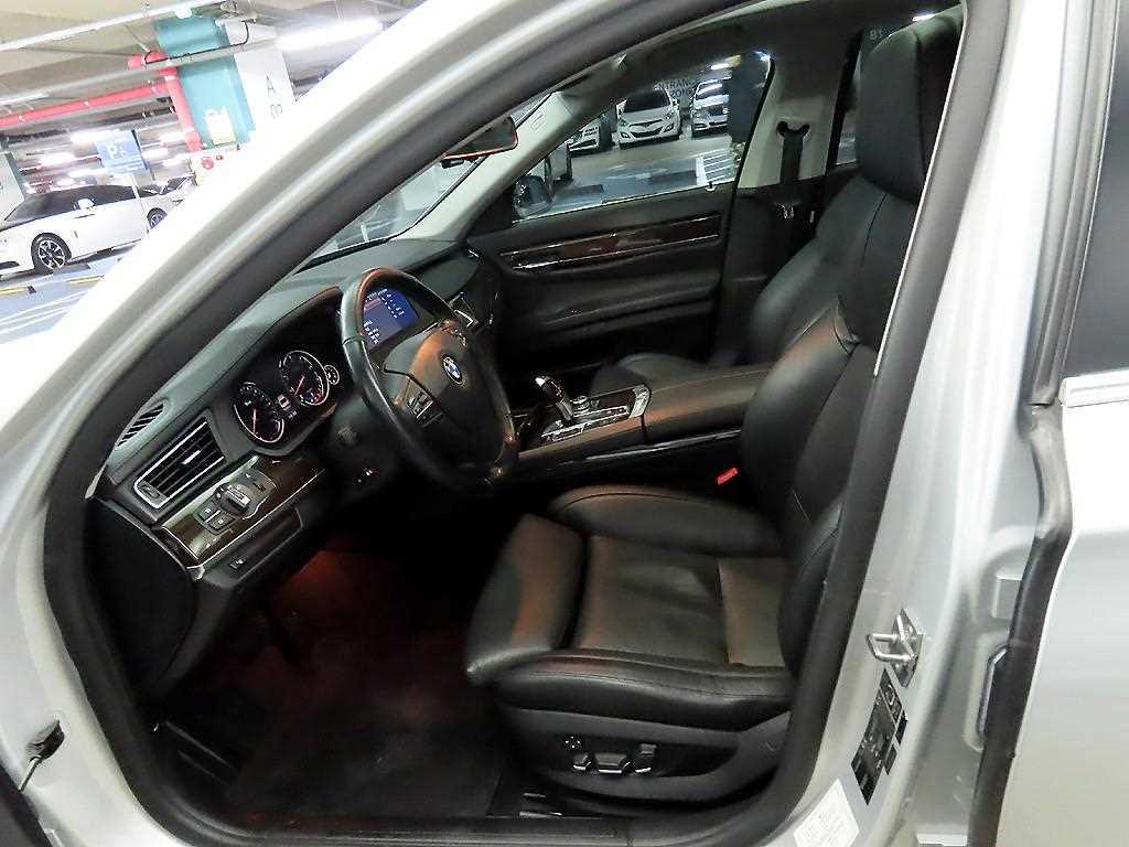 BMW 7 Series - Vista 6