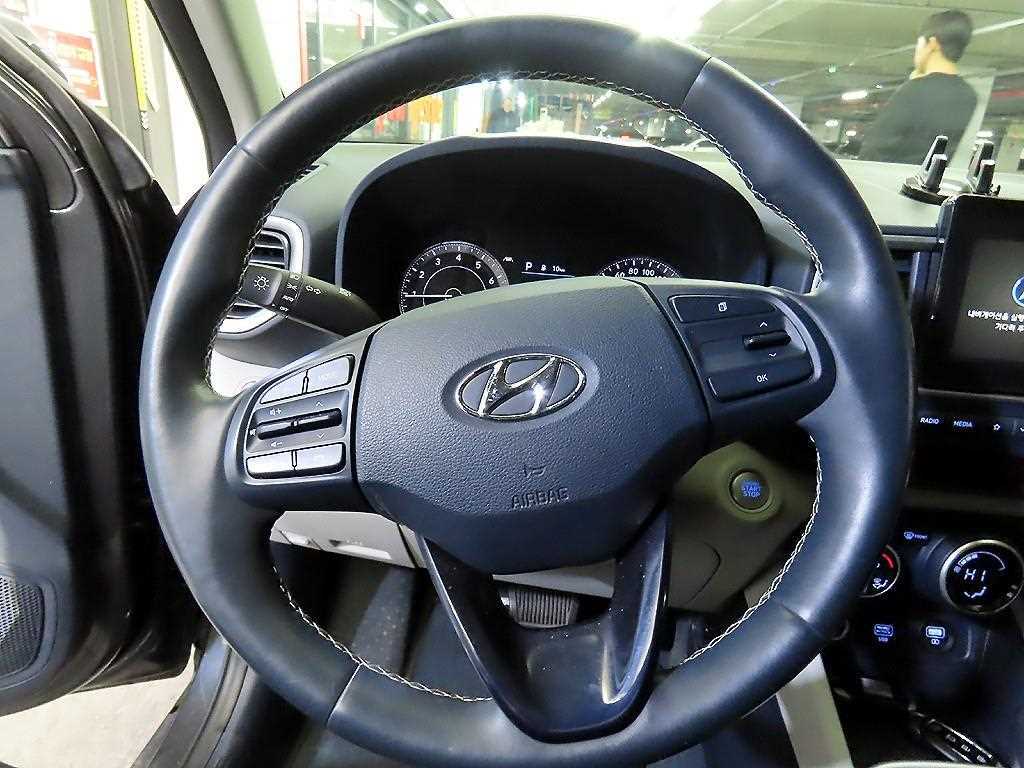 HYUNDAI Venue - Vista 8