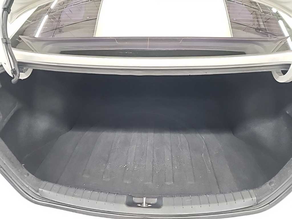 HYUNDAI Avante 2017 Blanco - Importación desde Corea - HF Imports Iquique - Foto 18