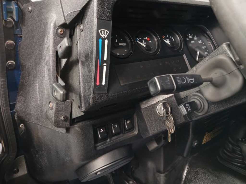 Land Rover Defender - Vista 9