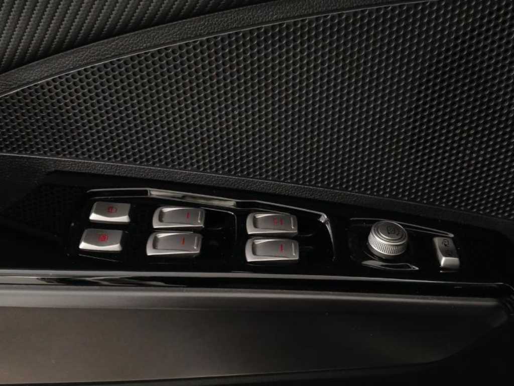 Ssangyong Tivoli - Vista 9