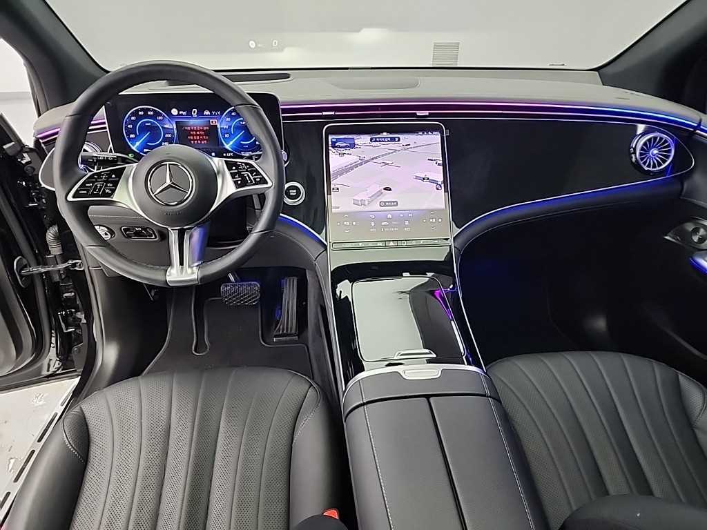 Mercedes Benz EQE - Vista 8