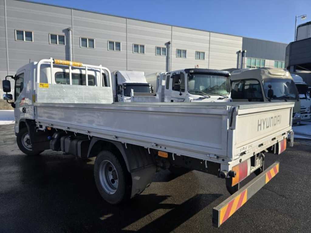 medium and large cargo truck - Vista 4