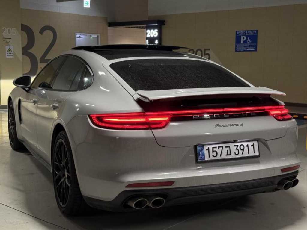 Porsche Panamera - Vista 5