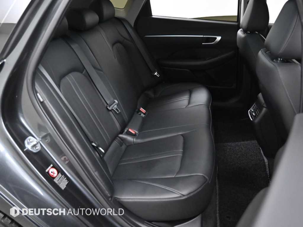 HYUNDAI Sonata - Vista 12