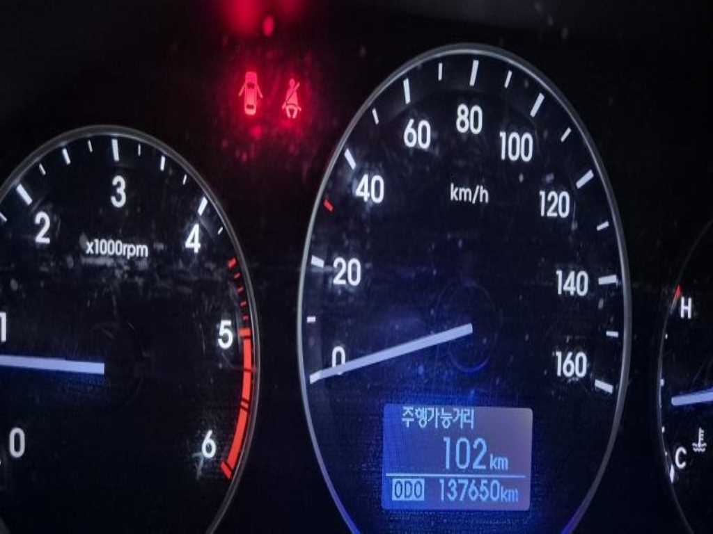 HYUNDAI Starex - Vista 7