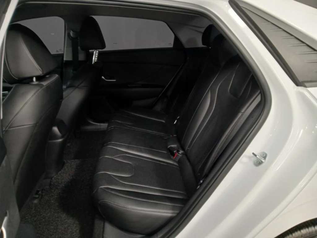 HYUNDAI Avante - Vista 7