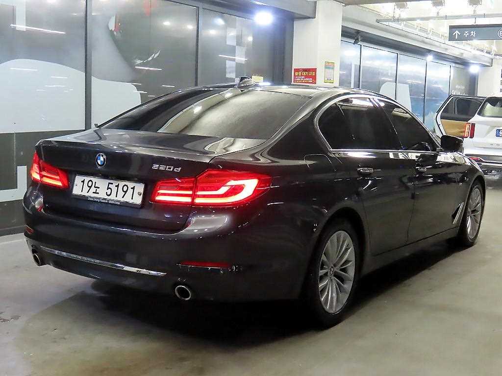 BMW 5 Series - Vista 4