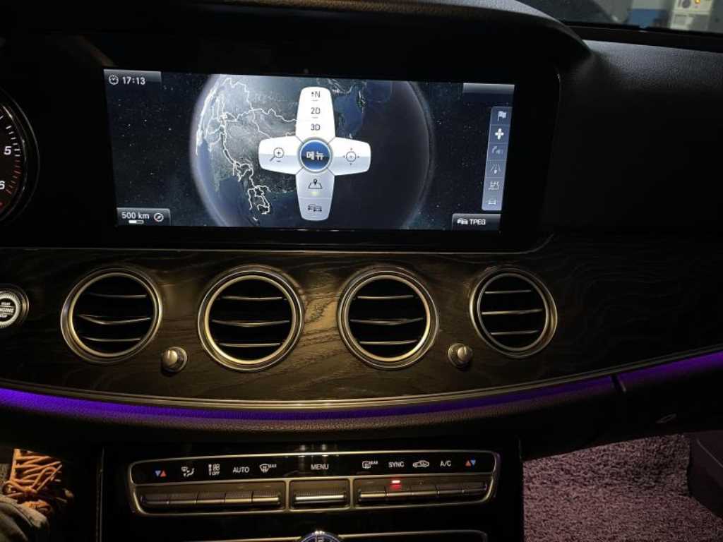 Mercedes Benz E class - Vista 8