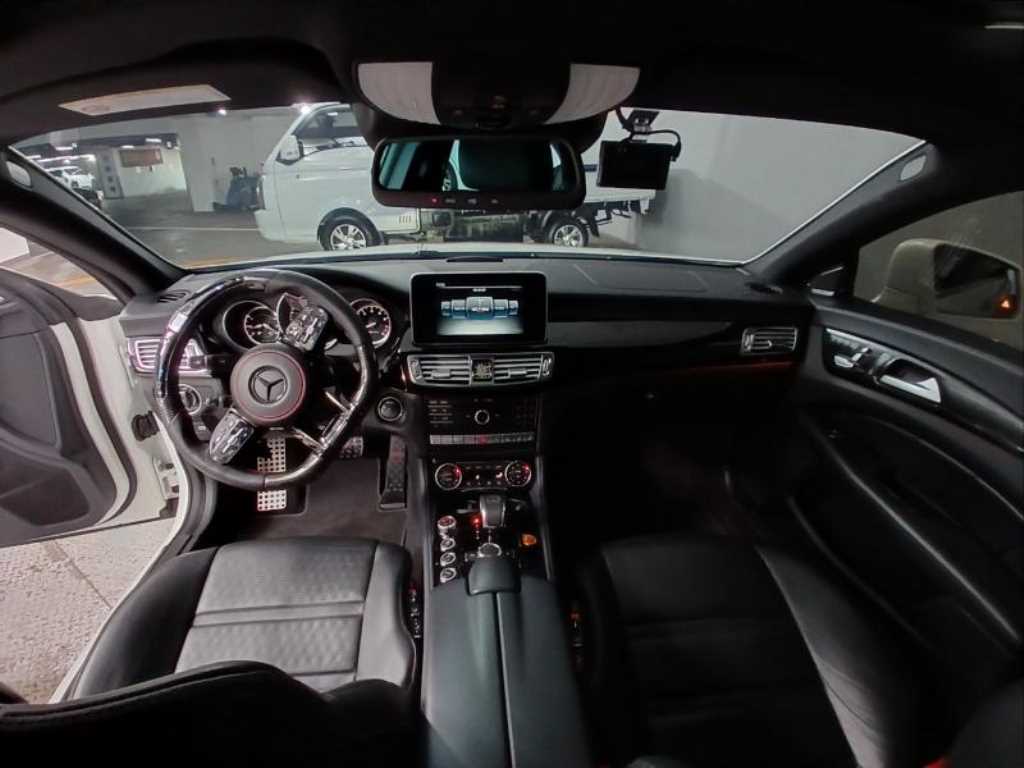 Mercedes Benz CLS Class - Vista 6