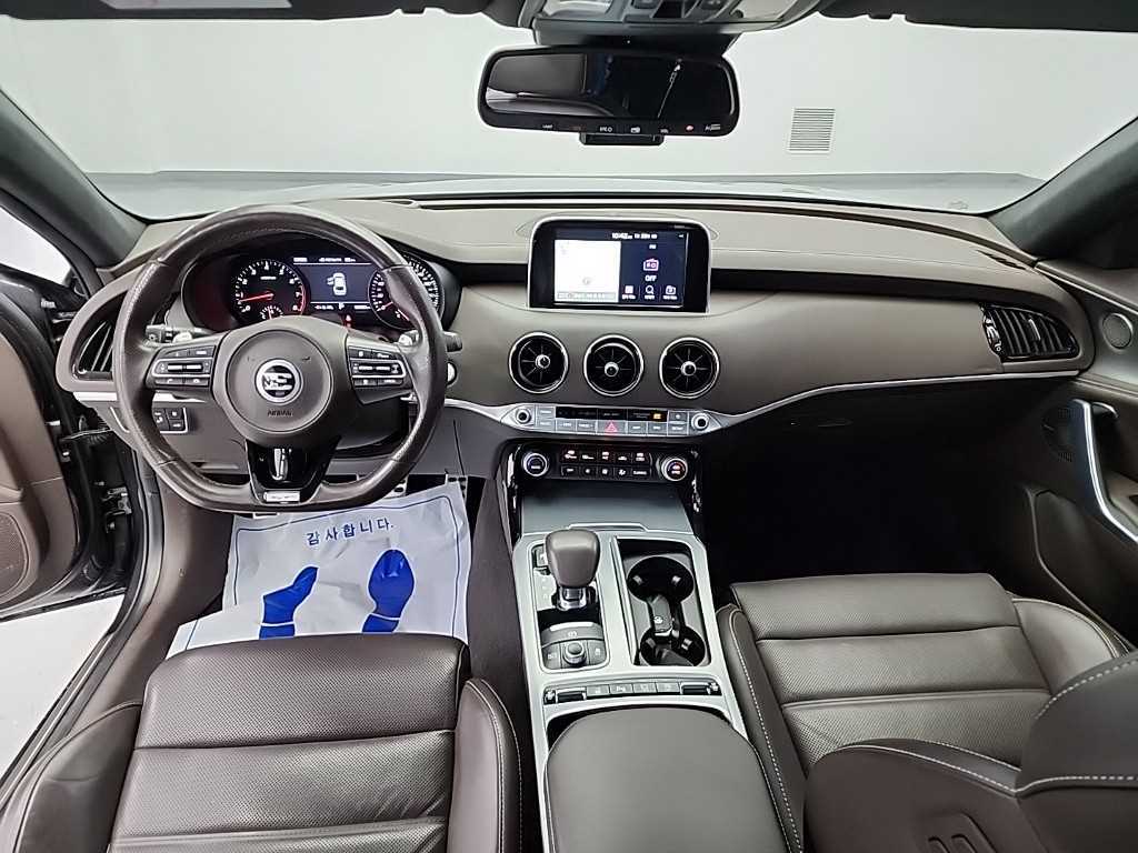 KIA Stinger - Vista 7