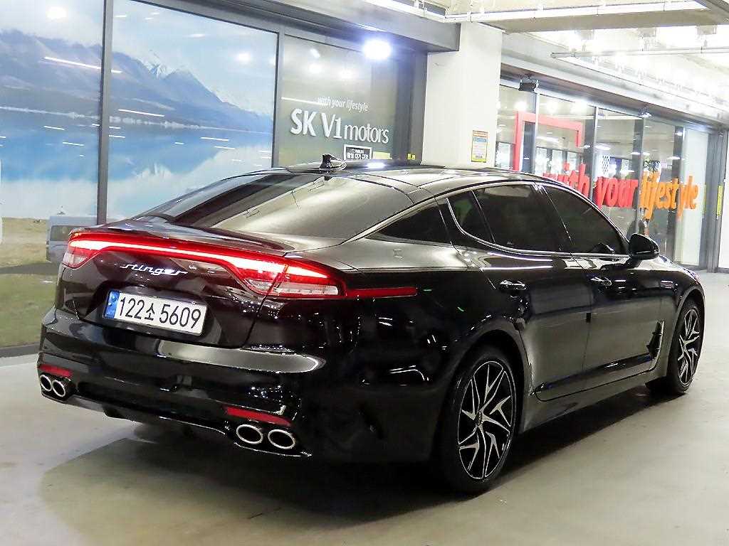 KIA Stinger - Vista 4