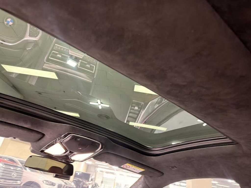 BMW 8 Series - Vista 12