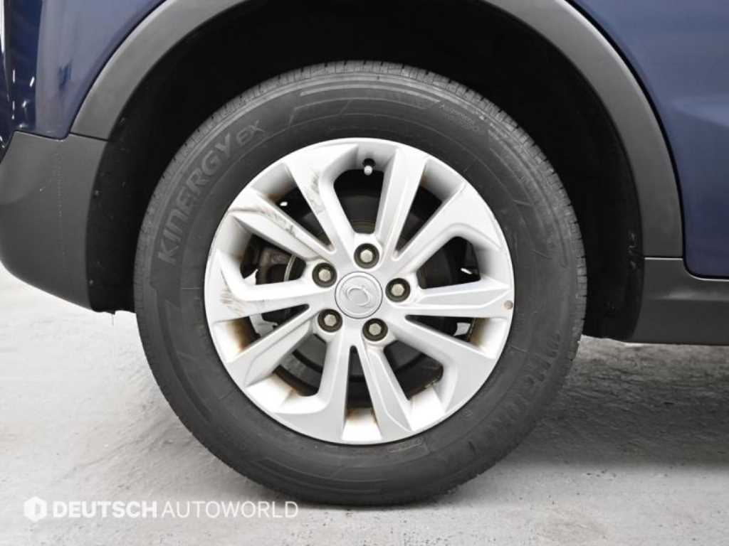 Ssangyong Tivoli - Vista 5