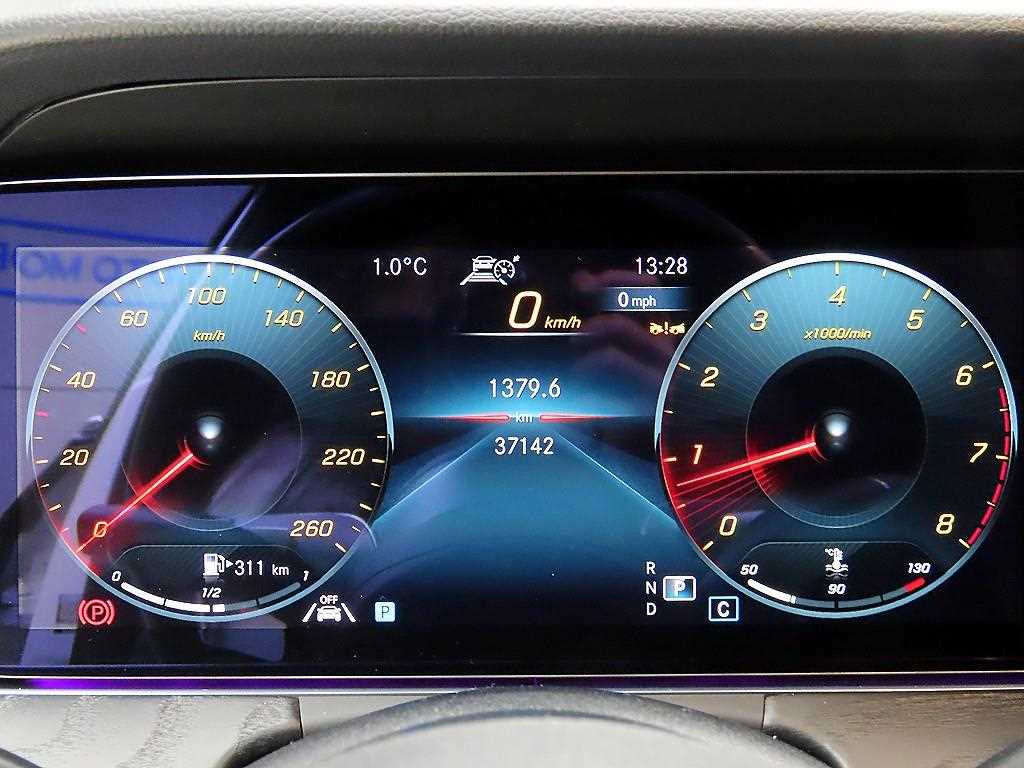 Mercedes Benz E class - Vista 8