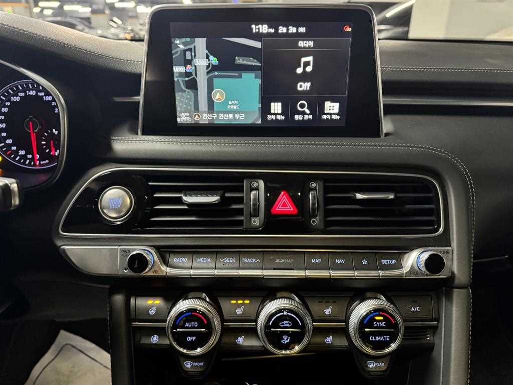 Genesis G70 - Vista 11