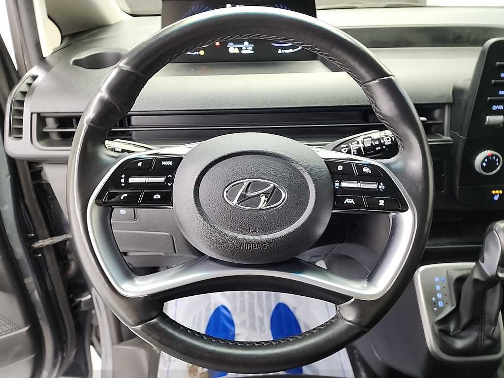 HYUNDAI Staria - Vista 9