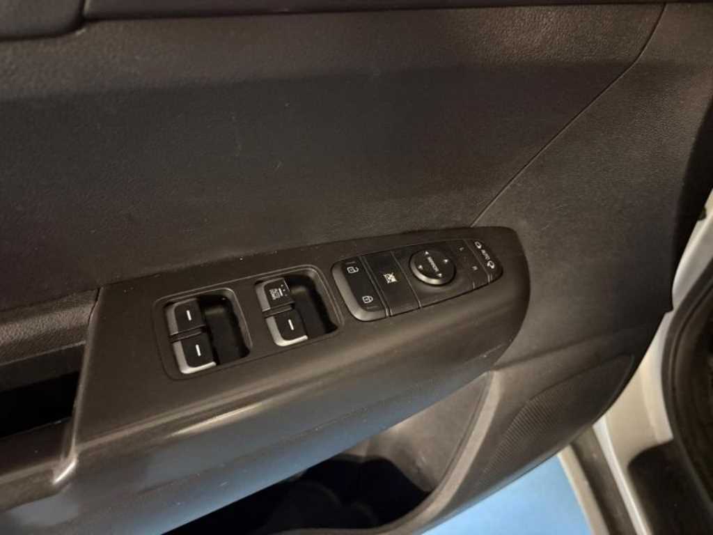 KIA Sportage - Vista 11