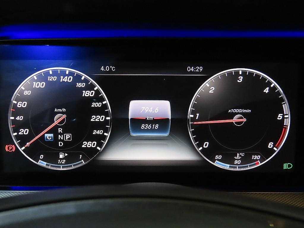 Mercedes Benz E class - Vista 9