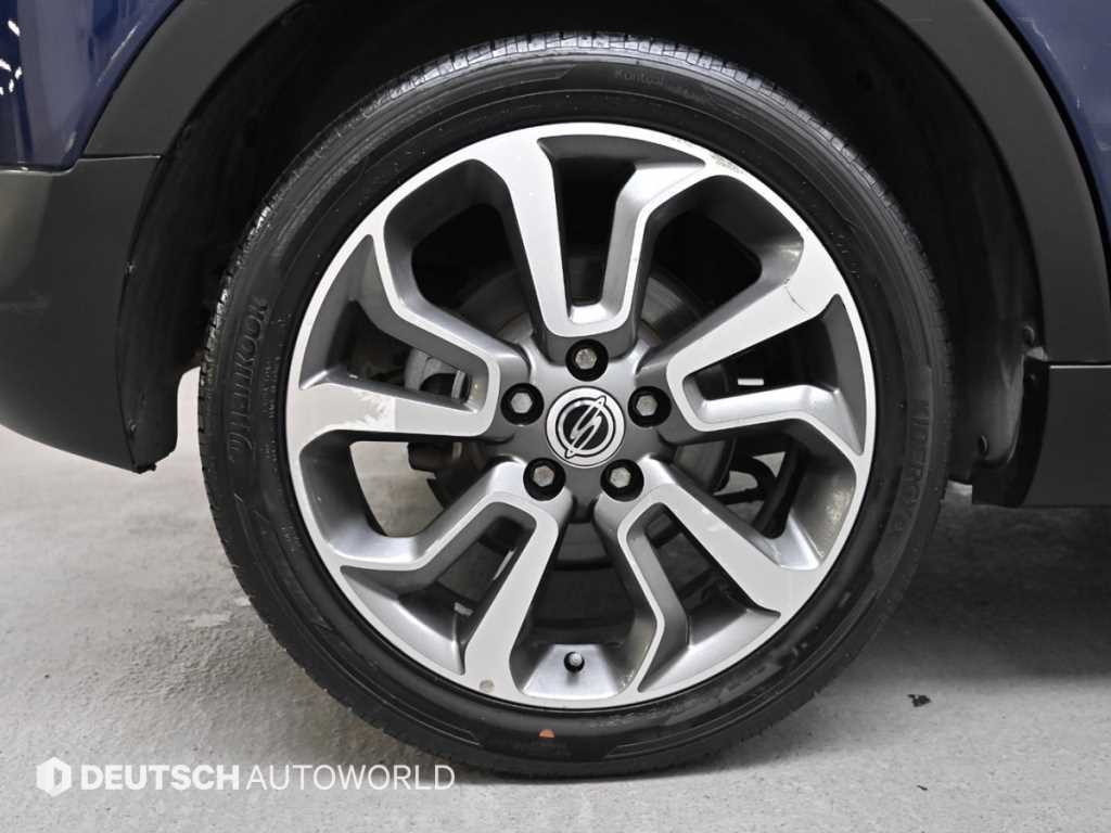 Ssangyong Tivoli - Vista 5