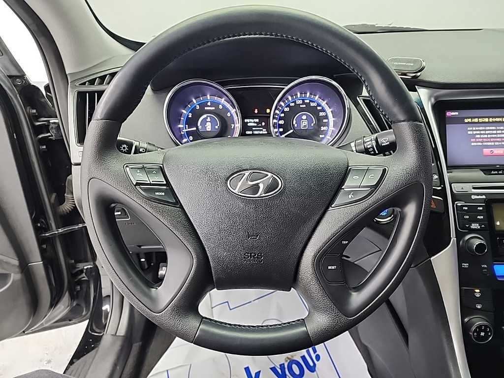 HYUNDAI Sonata - Vista 9