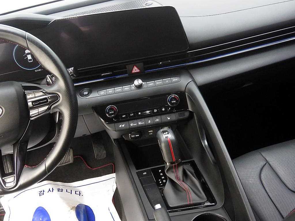 HYUNDAI Avante - Vista 11