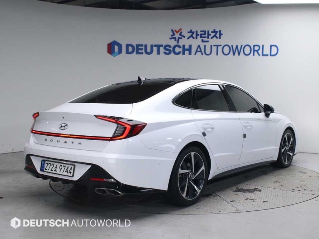 HYUNDAI Sonata - Vista 2