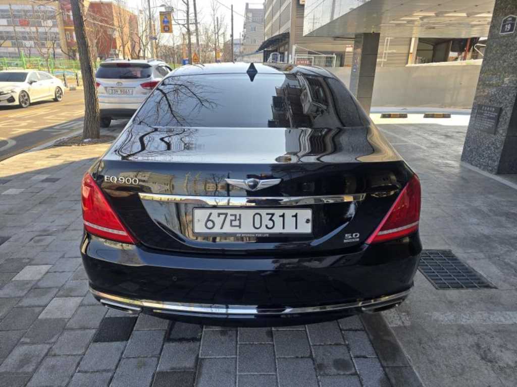 Genesis EQ900 - Vista 5