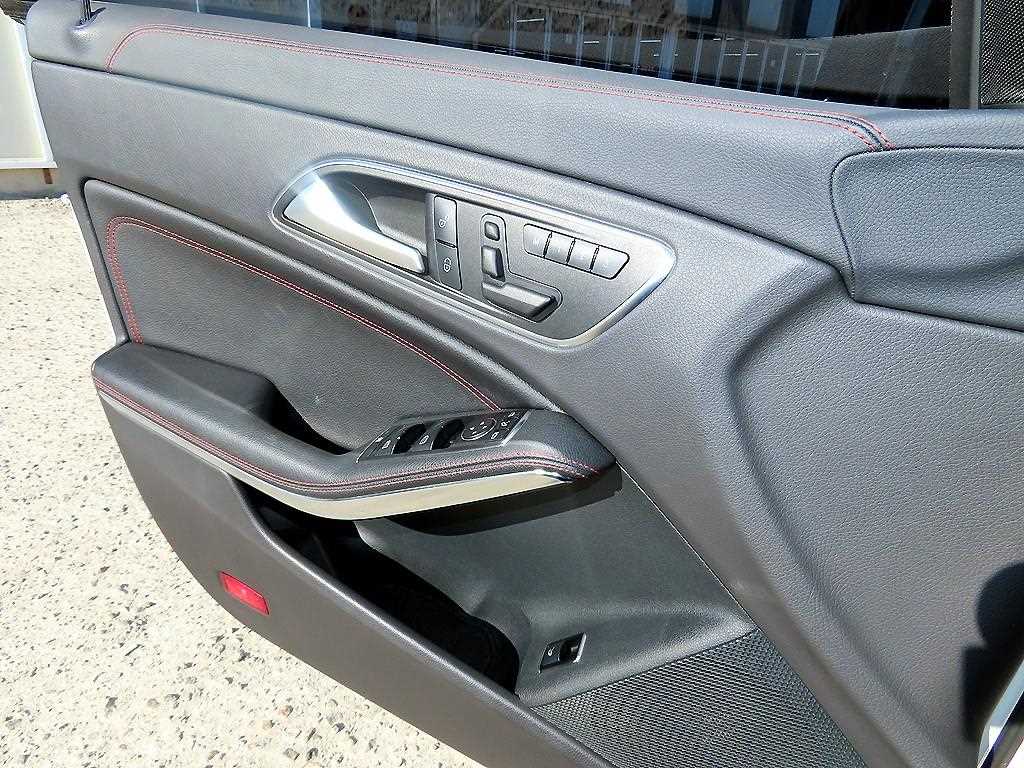 Mercedes Benz CLA Class - Vista 11