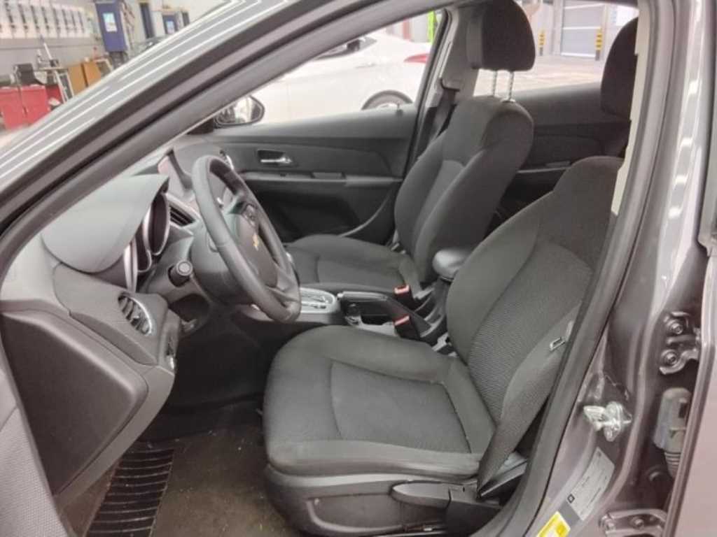 Chevrolet Cruise - Vista 10