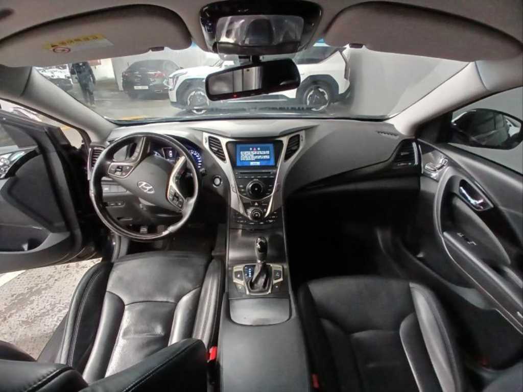 HYUNDAI Grandeur - Vista 6