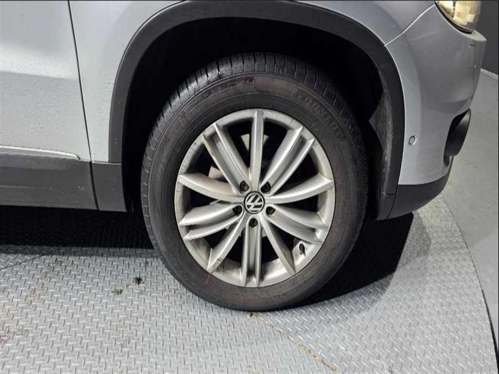 Volkswagen Tiguan - Vista 5